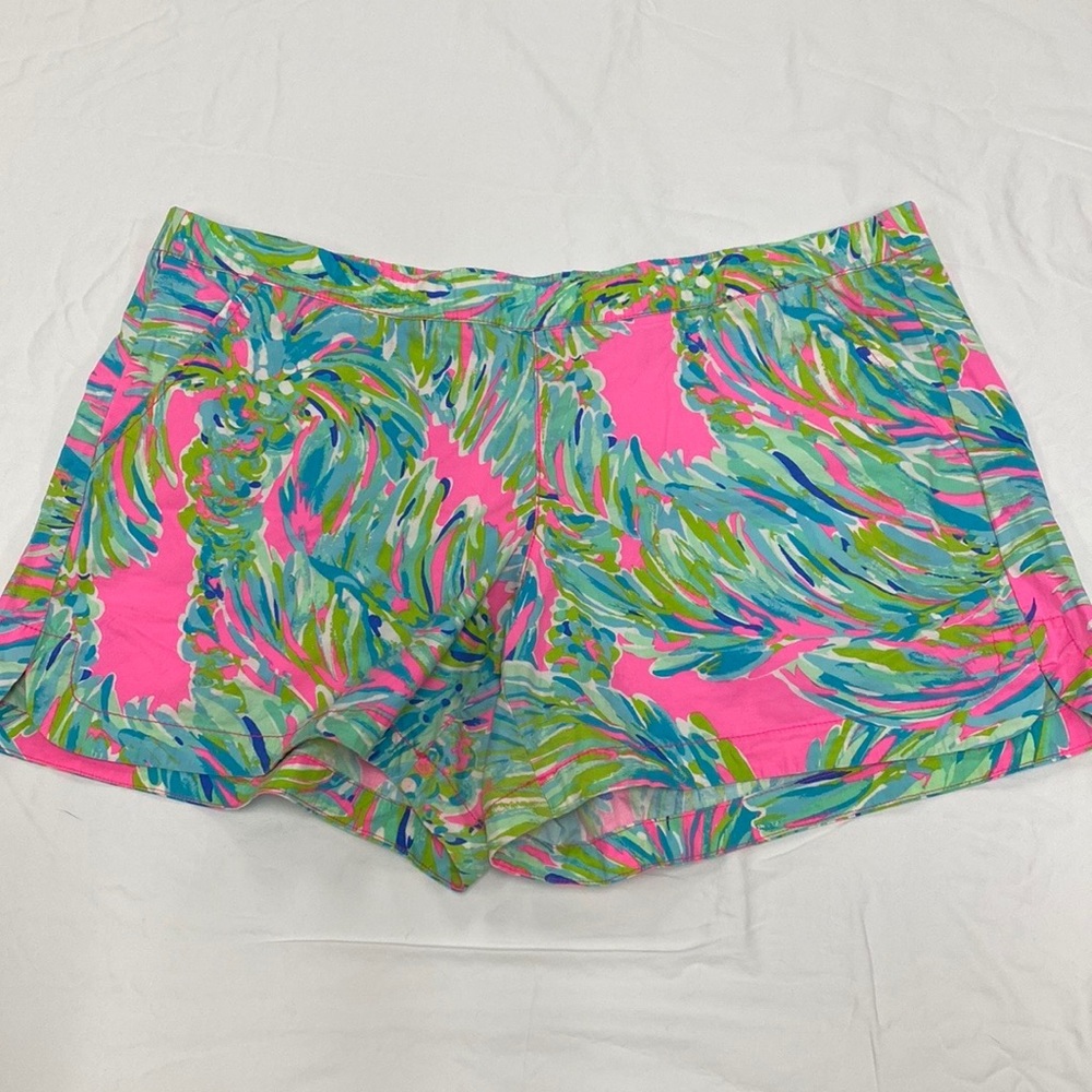 Lily Pulitzer 5 inch shorts🦩 size XL